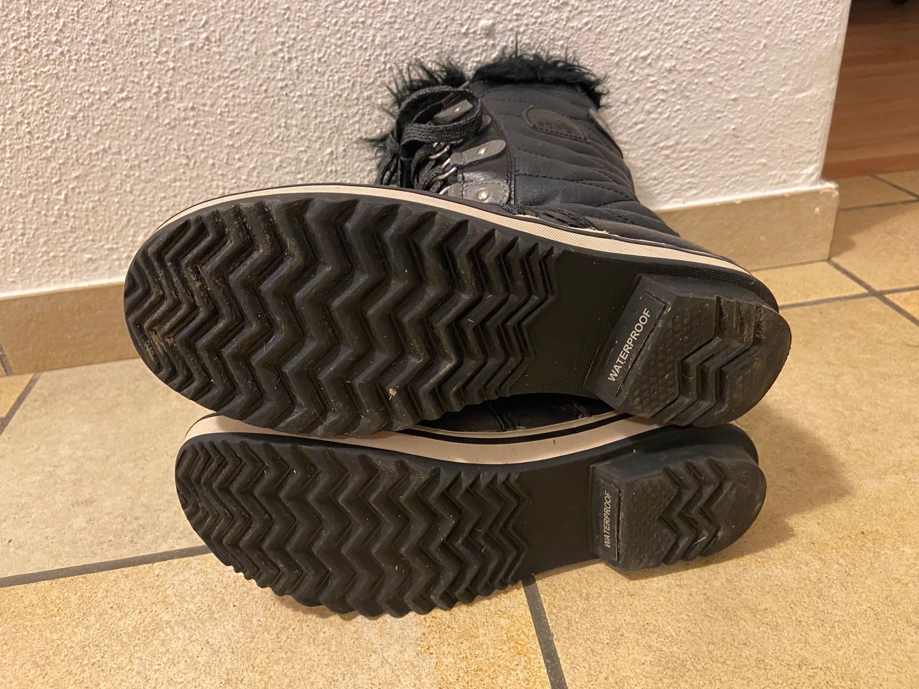 Sorel Schuhe für Mädchen: Winterstiefel Sorel Mädchen Grösse 36 wasserdicht – Neu (gemäss Beschreibung) aus Hausen AG von dege02 1