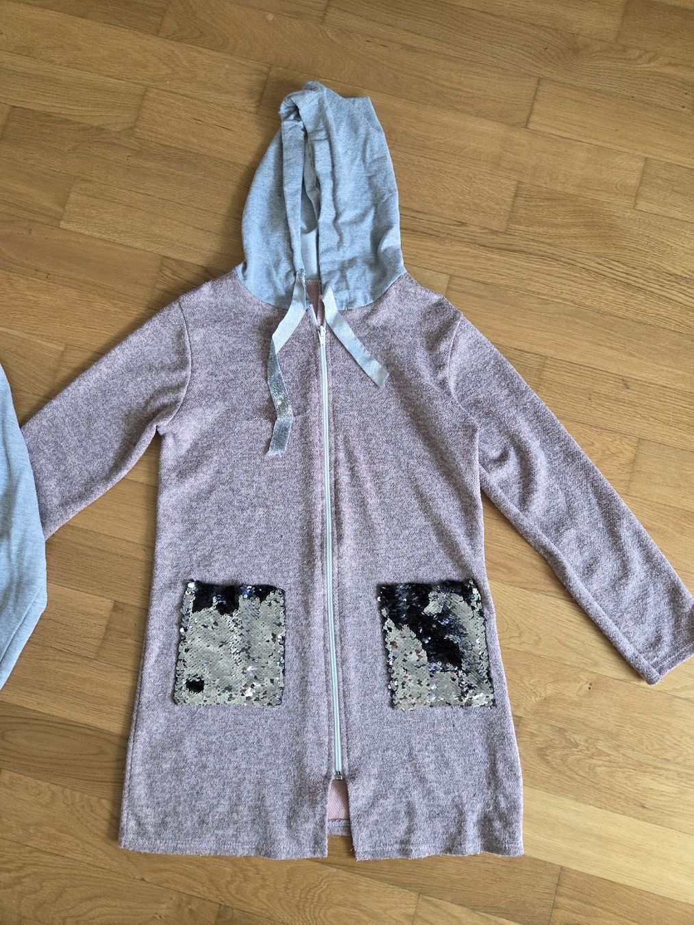 Ed Hardy Maglioni & Felpe: Hoodie Set: Mädchen Jacke & Kapuzenpullover Gr. 152 – Usato da Stansstad venduto da Urs-_6362 2