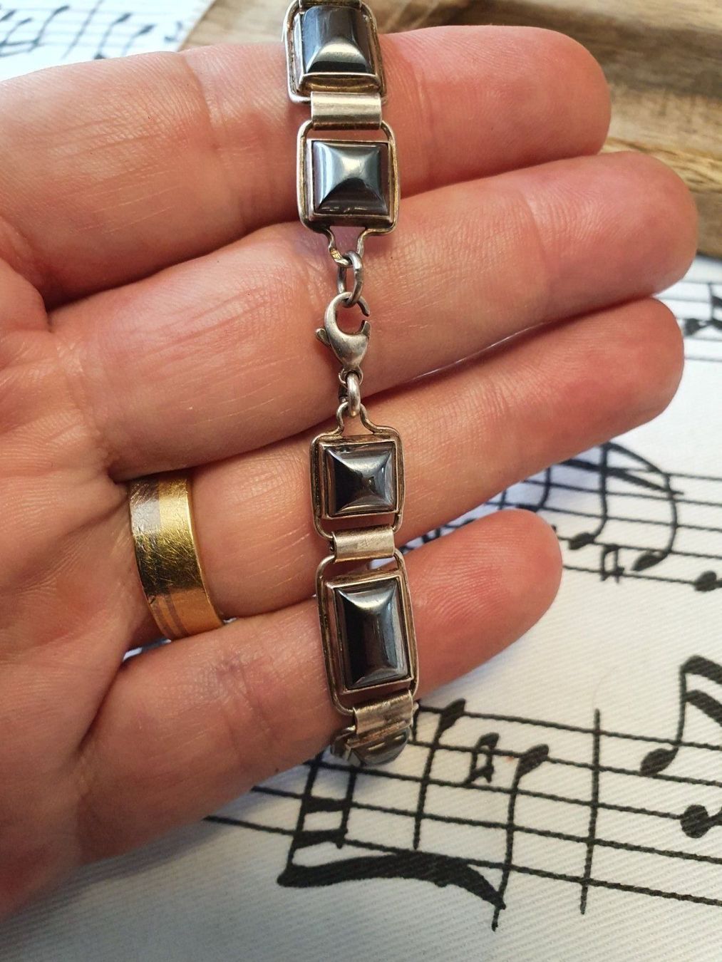 Armbänder & -reifen: Phantastisches Designer Vintage Hämatit- – Gebraucht aus Wohlen AG von palmsprings 7