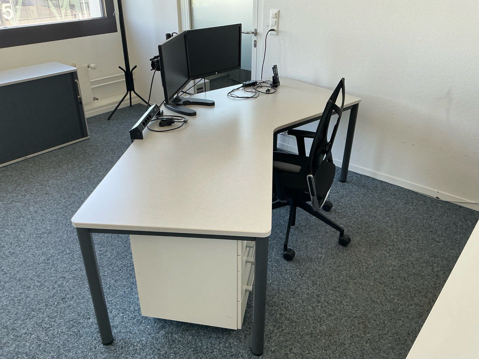 Scrivanie: Hochwertige Büromöbel – Usato da Zürich venduto da PIPM_Switzerland 1