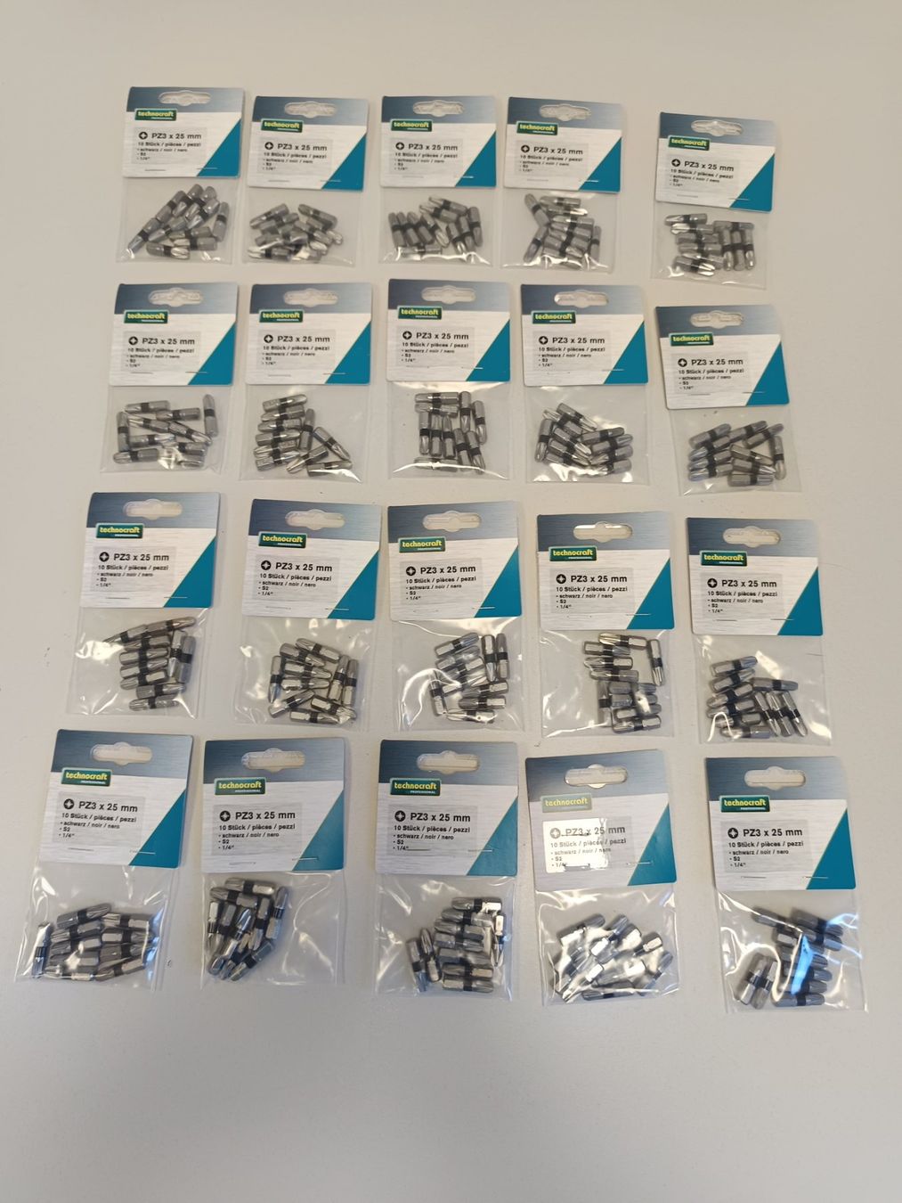 Tous les outils: 20 Packungen Kreuz PZ 3 Bit- Einsatz 25 mm – Neuf avec emballage d'origine à Rüthi (Rheintal) par Balty
