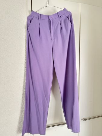 Elegante Lila Stoffhose Gr. M - Frühlingstrend!