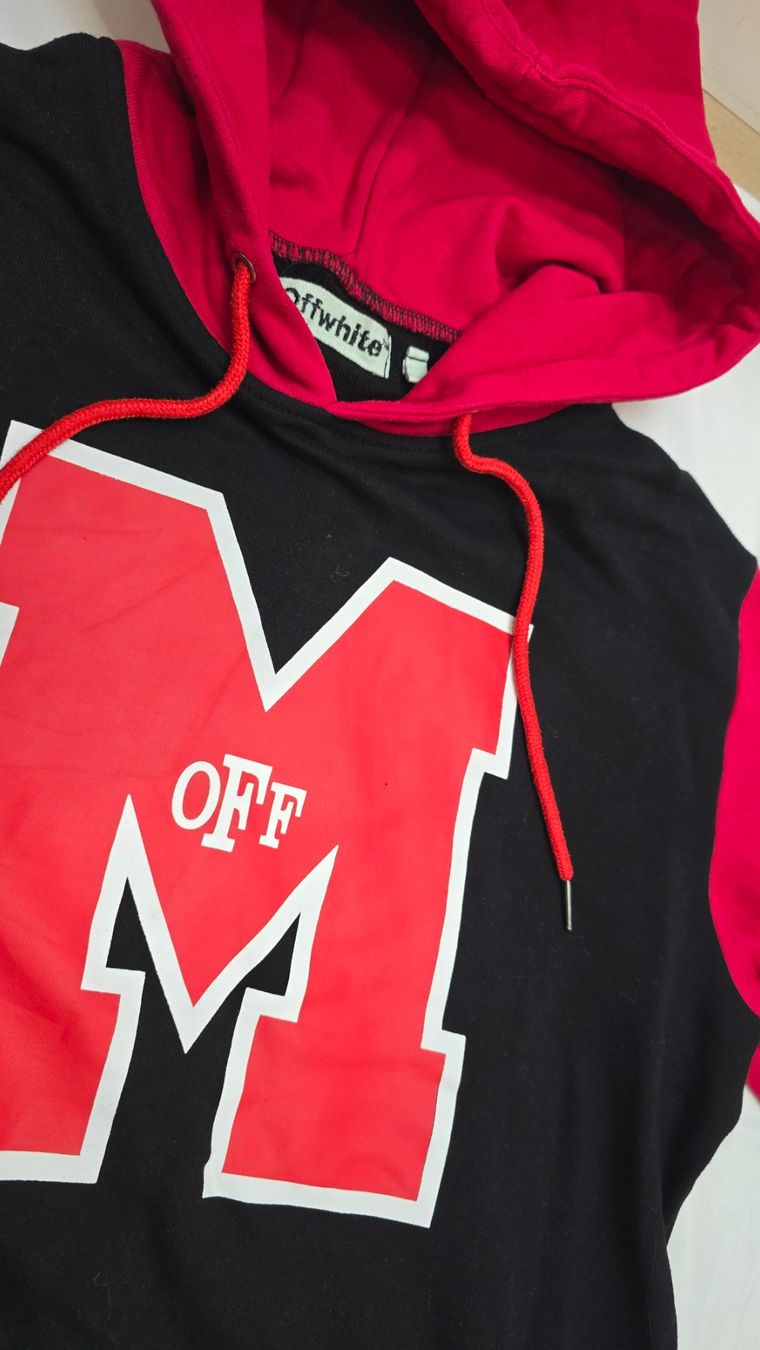 Maglioni & Felpe: Off White Hoodie Black/Red Gr. L – Usato da Löhningen venduto da Sanmyk 3