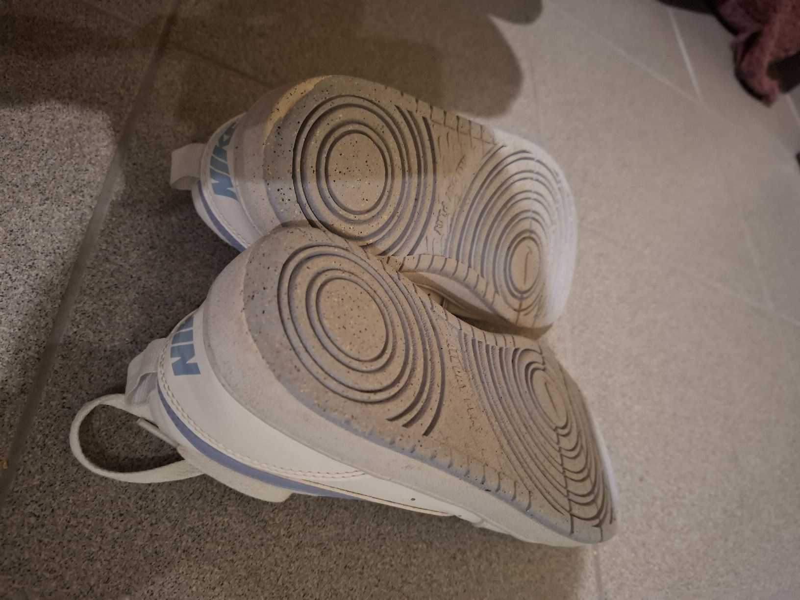 Nike Herrenschuhe: Nike Sneakers, Turnschuhe, Weiss Gr. 38 – Gebraucht aus Oftringen von januarloch 4