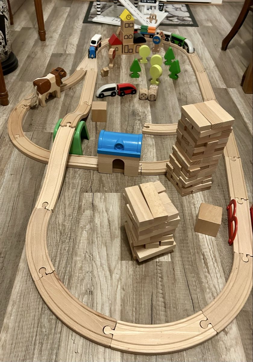 Ikea Spielzeuge: Circuit de train complet Lillabo et Garage – Gebraucht aus Petit-Lancy von Pierre_le_voyageur 1