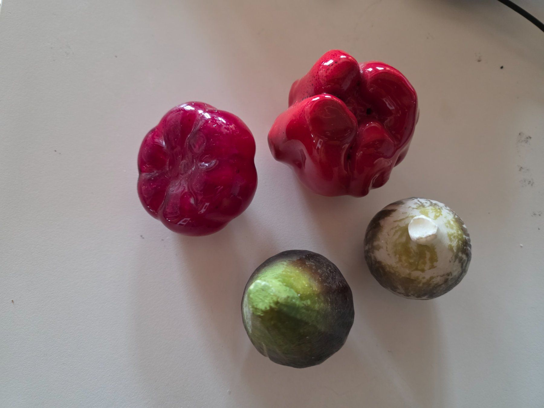 Tutte le decorazioni: 4 Dekoration Früchte Gemüse aus Stein – Usato da Walterswil BE venduto da Lonitti 2