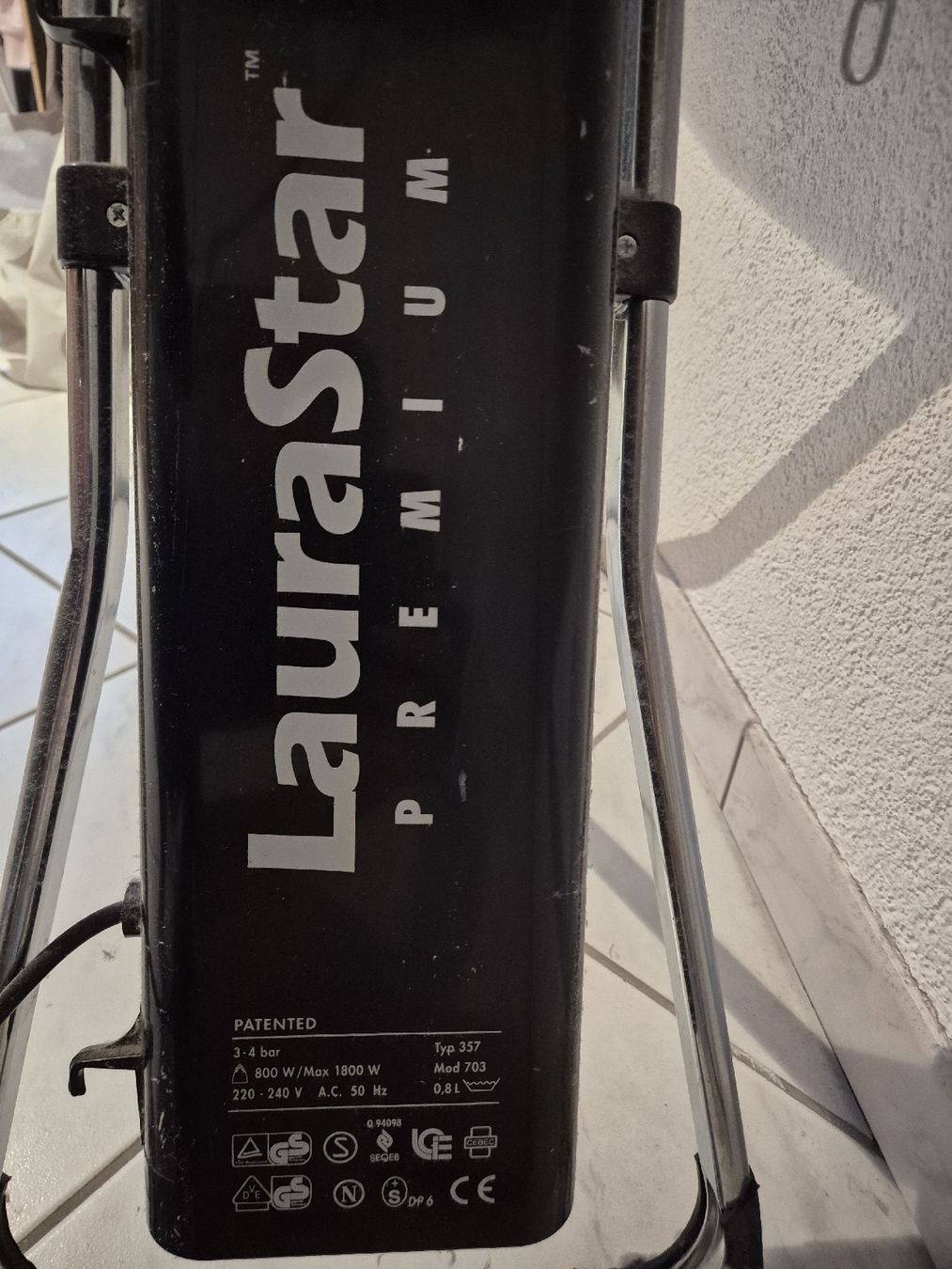 Laurastar Assi da stiro: Laurastar Bügeleisen – Usato da Grenchen venduto da fbl_2rfn 3