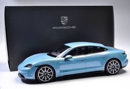 PORSCHE TAYCAN TURBO S FROZENBLUE 2020 1:18 MINICHAMPS