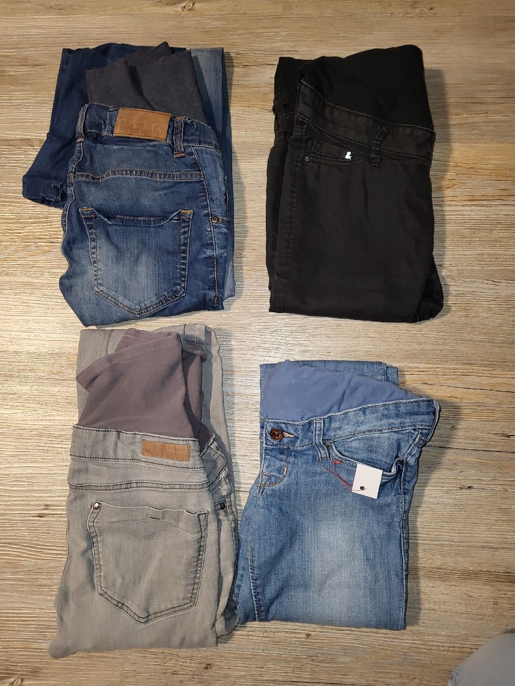 H&M Lotti di vestiti: Grosses Umstandskleiderpaket Gr. S/M – Usato da Biglen venduto da Ixya69 1