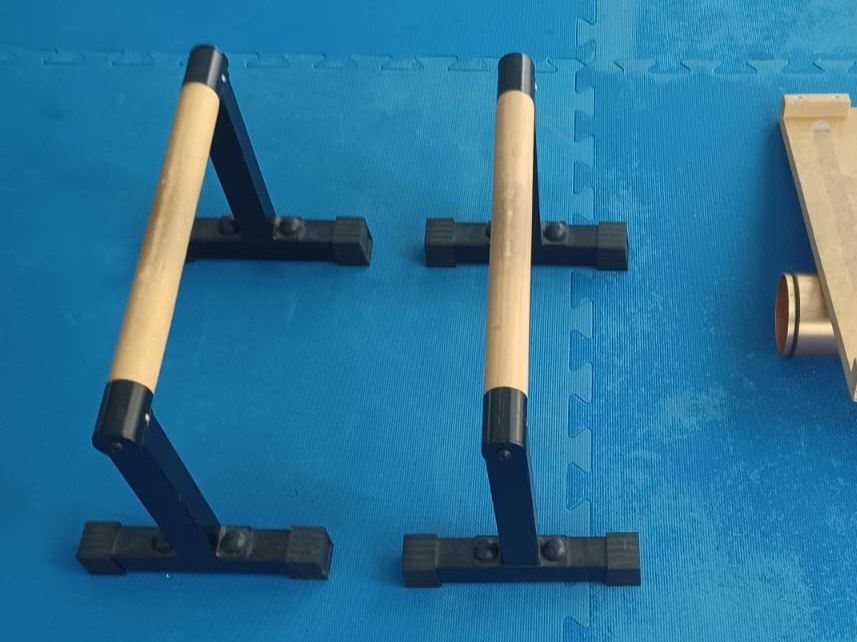 Hometrainer: Parallettes (Mini-Barren / Liegestützgriffe) – Gebraucht aus Bern von Sudowudo