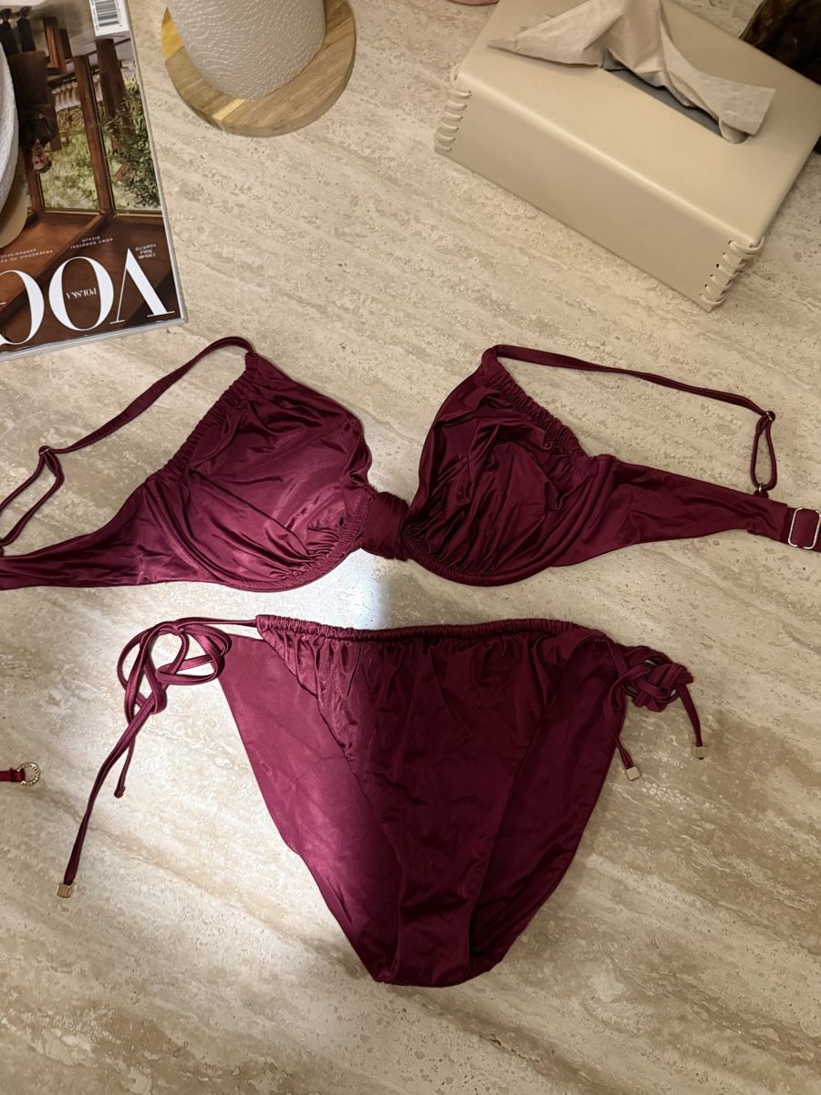 Calzedonia Maillots de bain & Bikinis: Calzedonia Bikini Burgundy Size M/L – D'occasion à Dübendorf par ReLoved_Fashion_ZH