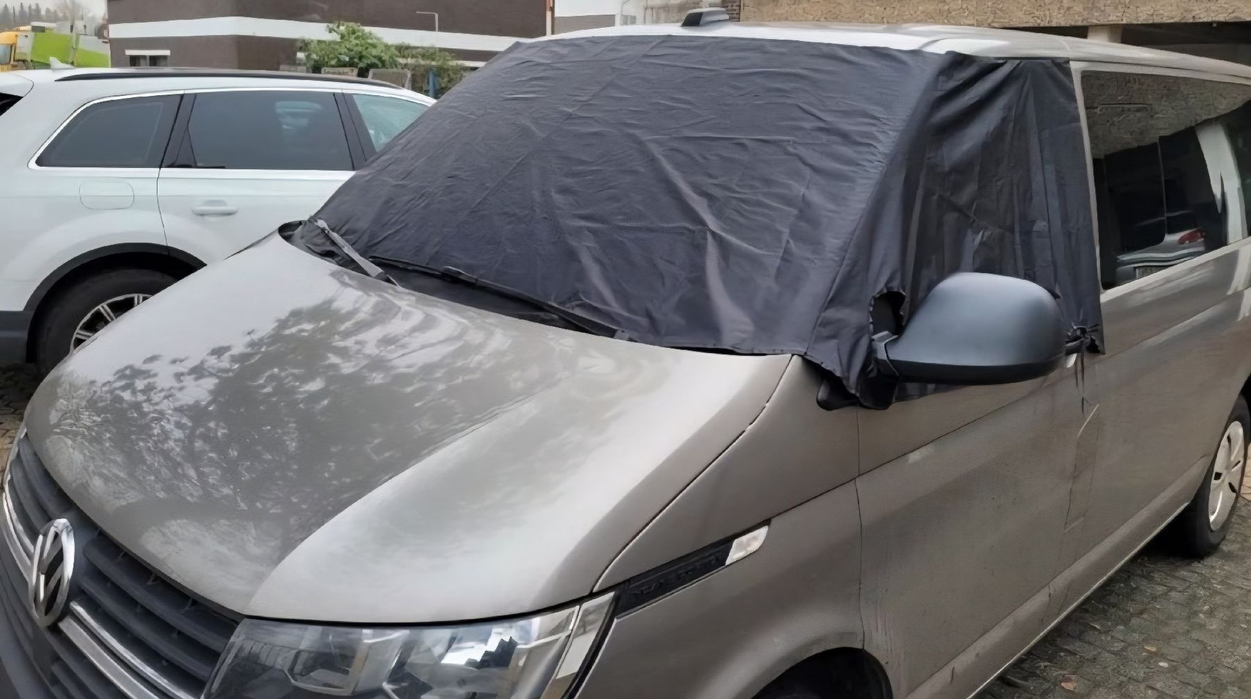 VW Tutti i ricambio: Frontscheibenschutz für T5 – Nuovo e nell'imballaggio originale da Frauenfeld venduto da Sitterdorf1