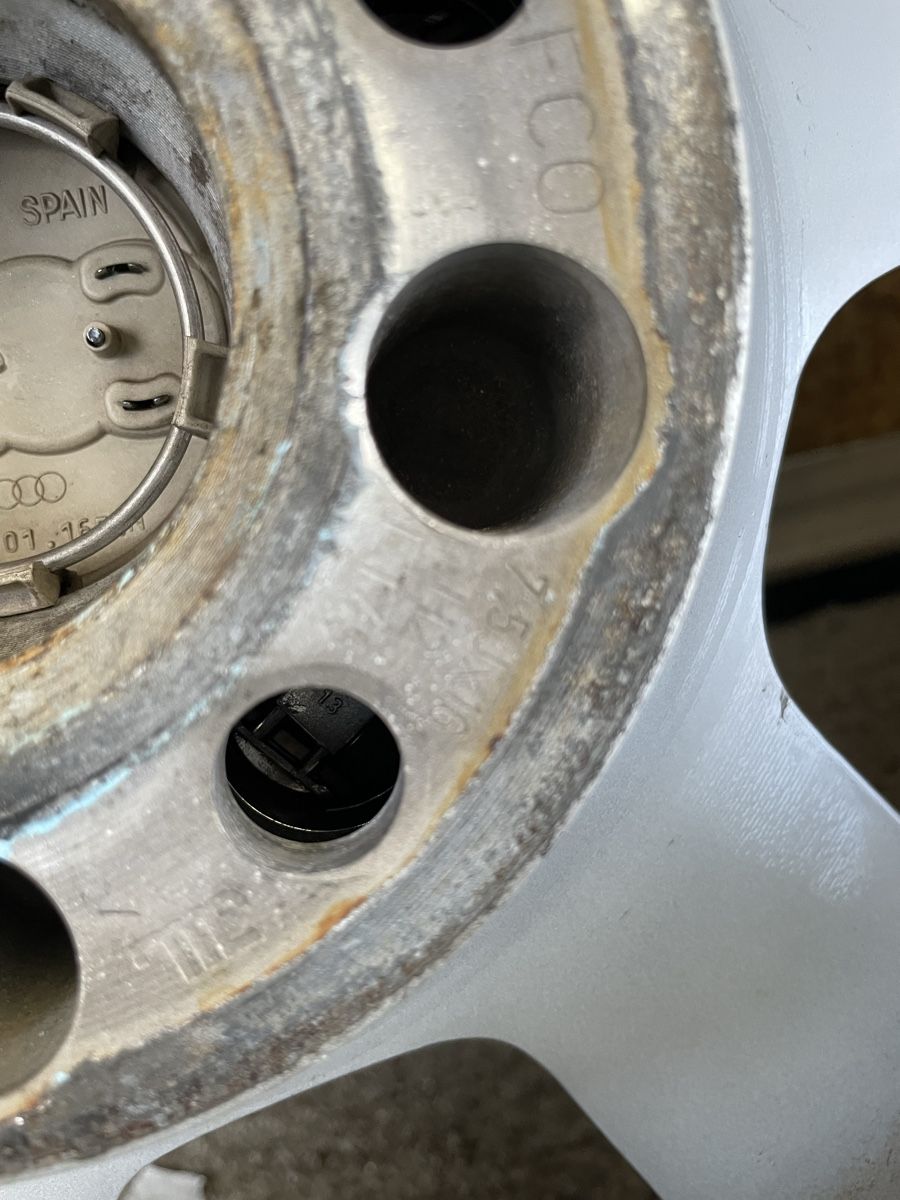 Pneus & Kompletträder: Audi A4 Räder 16 Zoll Sommerräder – Gebraucht aus Thun von ZS7 6