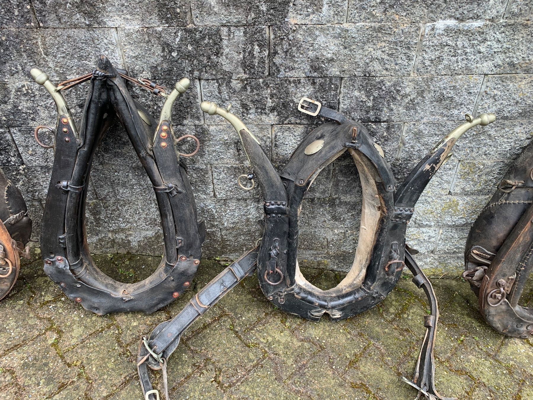 Kutschen: 6 alte Pferdekummete – Gebraucht aus Feldbach von Olive1 7