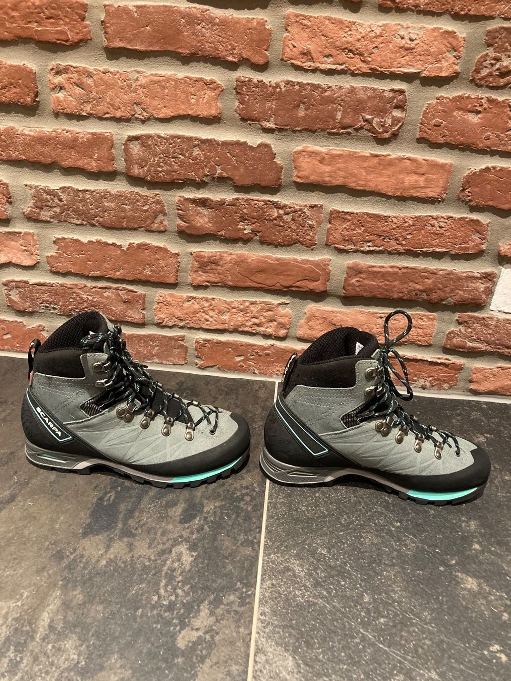 Scarpa Scarpe da donna: Bergschuhe – Usato da Rorschach venduto da Loonimuh 2