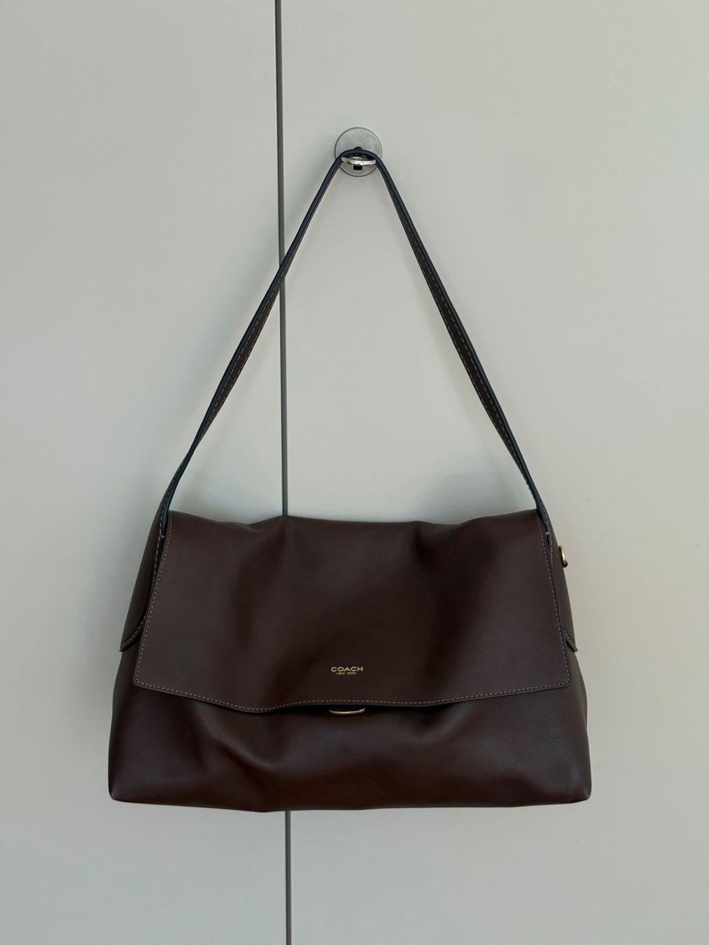 Coach Borse da donna: Coach Chelsea Shoulder Brown – Usato da Zürich venduto da Ola_la