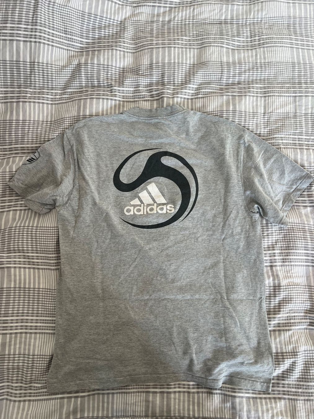 Adidas T-shirt: Adidas Vintage T-Shirt – Usato da Niederlenz venduto da Nicolas37