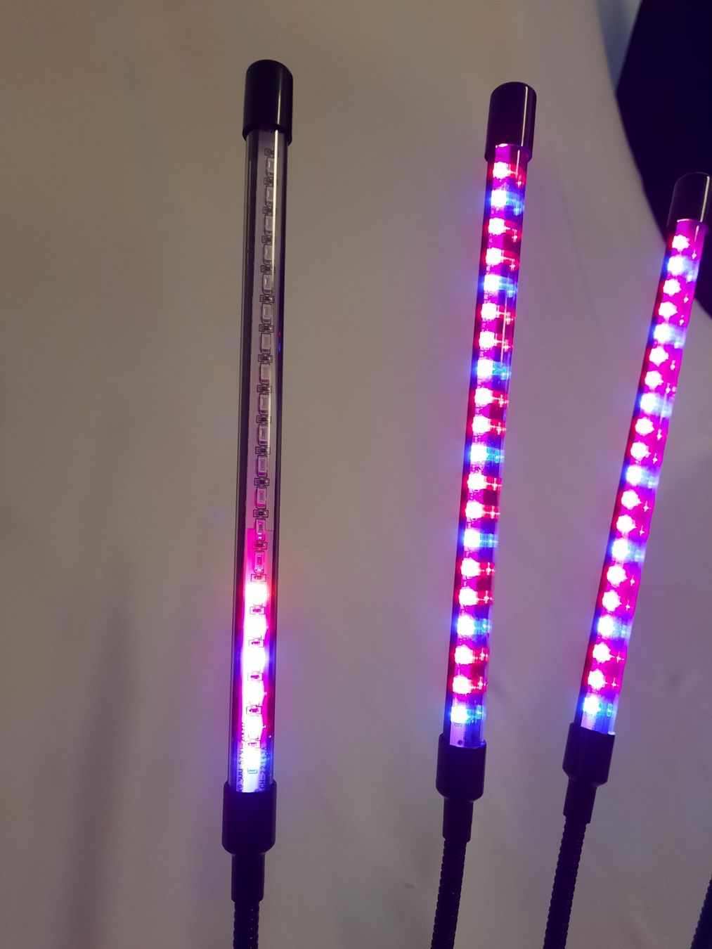 Lampade: LED Pflanzenlampe 4-armig mit Timer & Clip – Usato da Beinwil am See venduto da Restwert_Beinwil 1