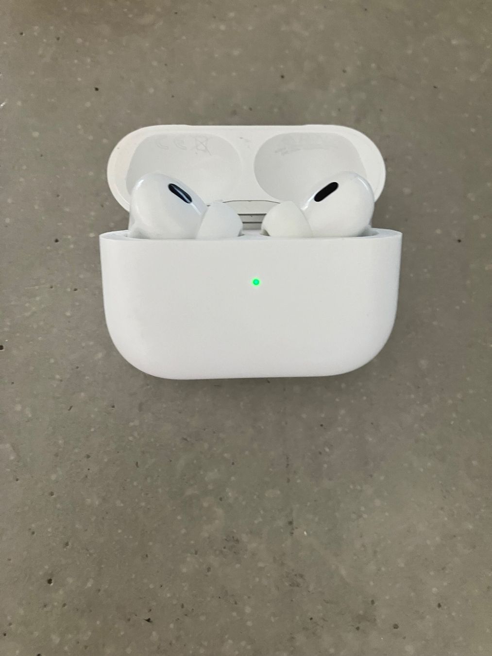 Apple Casques audio: APPLE Air Pods Pro 2 – D'occasion à Lausanne par mr.v