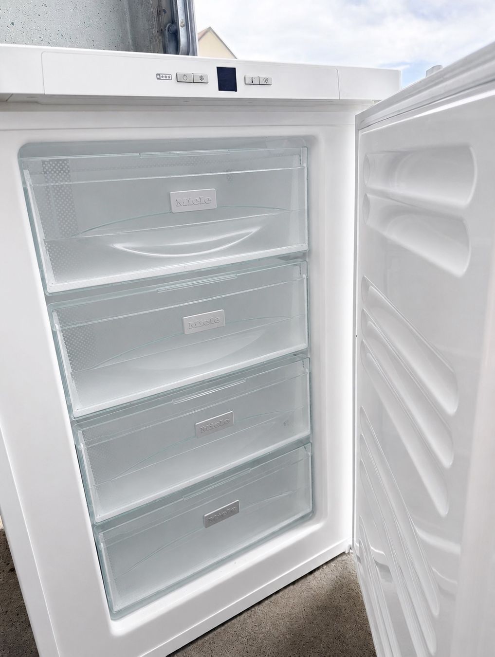 Miele Congélateurs: Gefrierschrank Miele – D'occasion à Winterthur par niki004 3