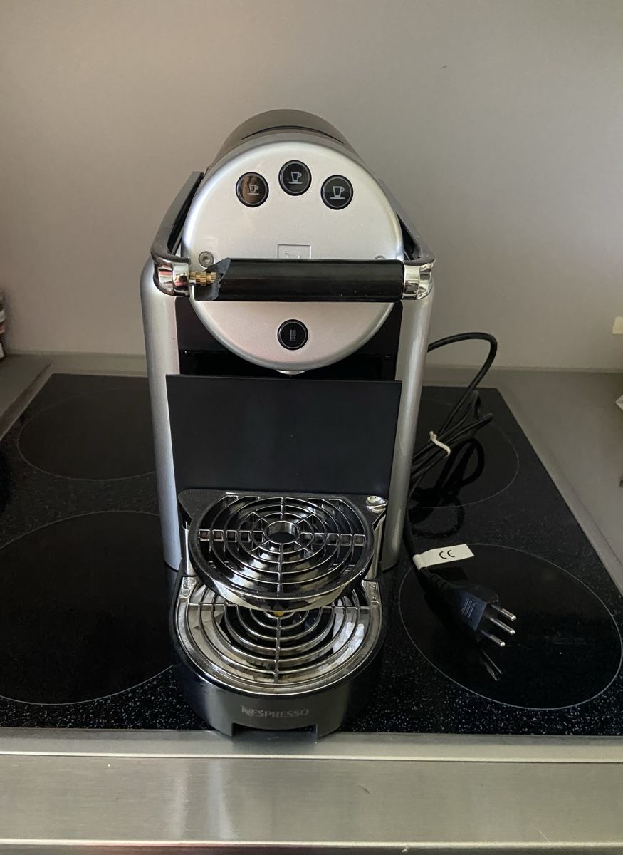 Nespresso Macchine per caffè & Macchine per espresso: NESSPRESSO ZENiUS PRO KAPSEL MASCHINE – Nuovo (secondo la descrizione) da Zürich venduto da schneeflocke303