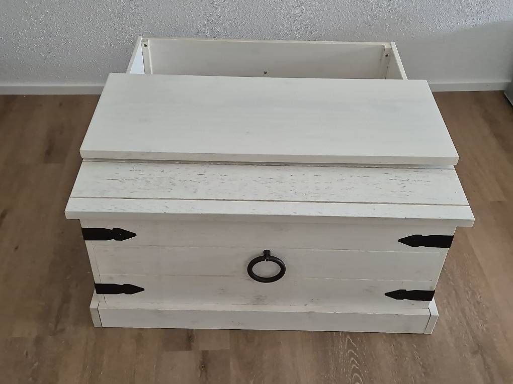 Tavoli: Couchtisch Truhe – Usato da Kirchdorf AG venduto da DomDom44 1