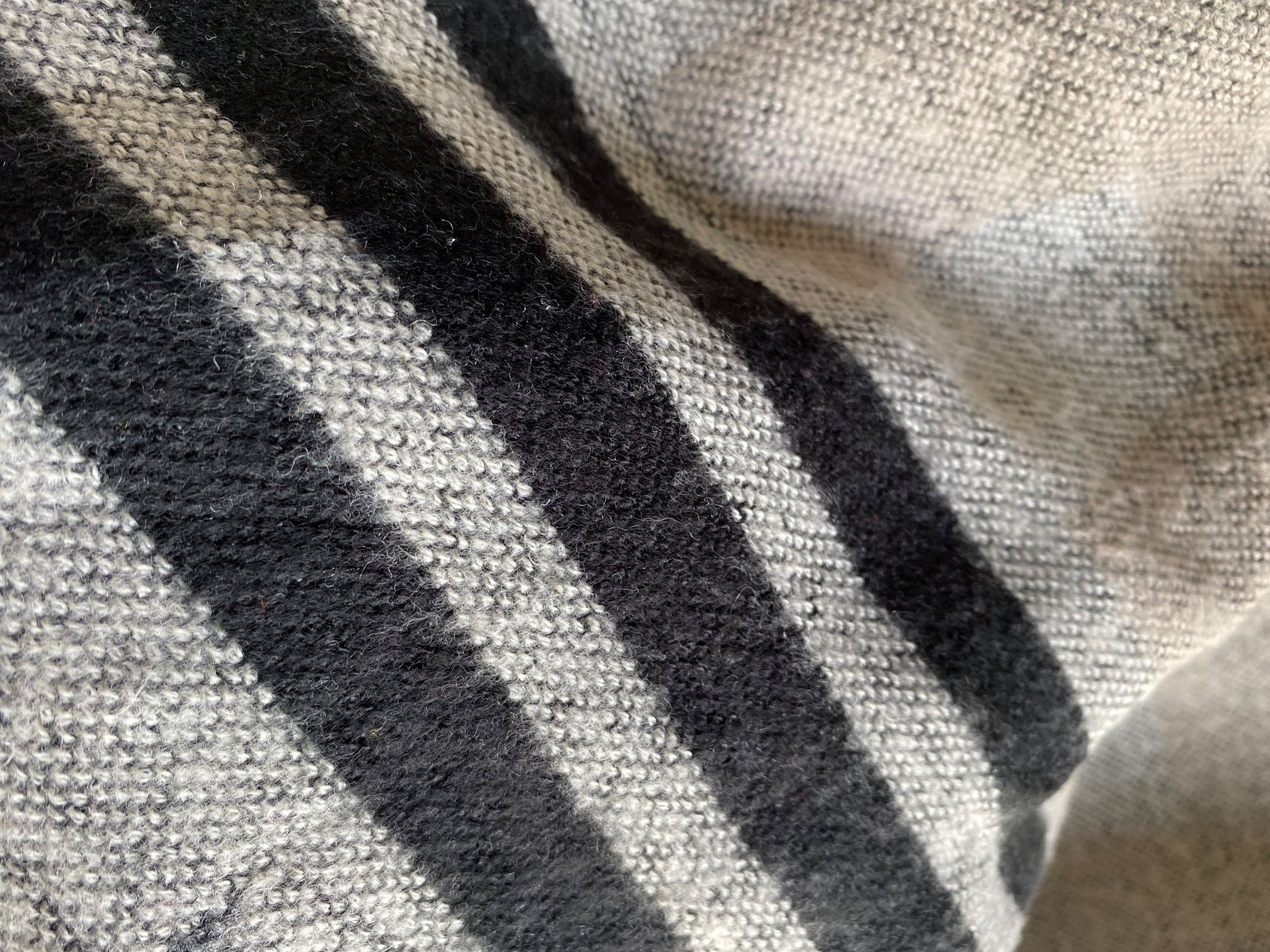 Only Foulards, Tücher & Schals: Winterschal grau – Gebraucht aus Hedingen von hol_h8wm 1