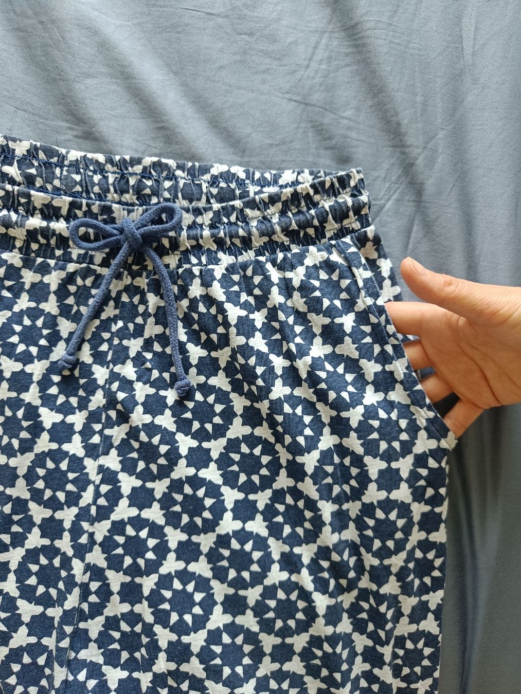 H&M Pantaloni: 100% cotton summer pants – Usato da Rotkreuz venduto da Prelovedswitzerland