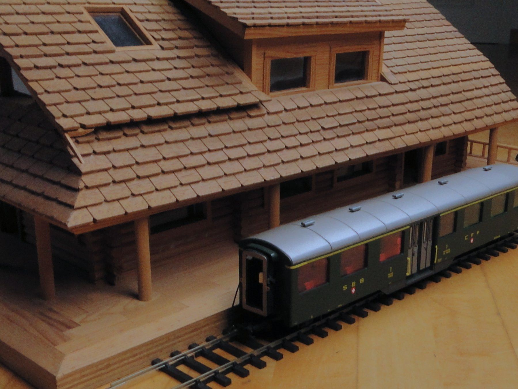 Case e mobili per bambole: Holzmodellhaus Puppenstube – Usato da Bülach venduto da cann11 9