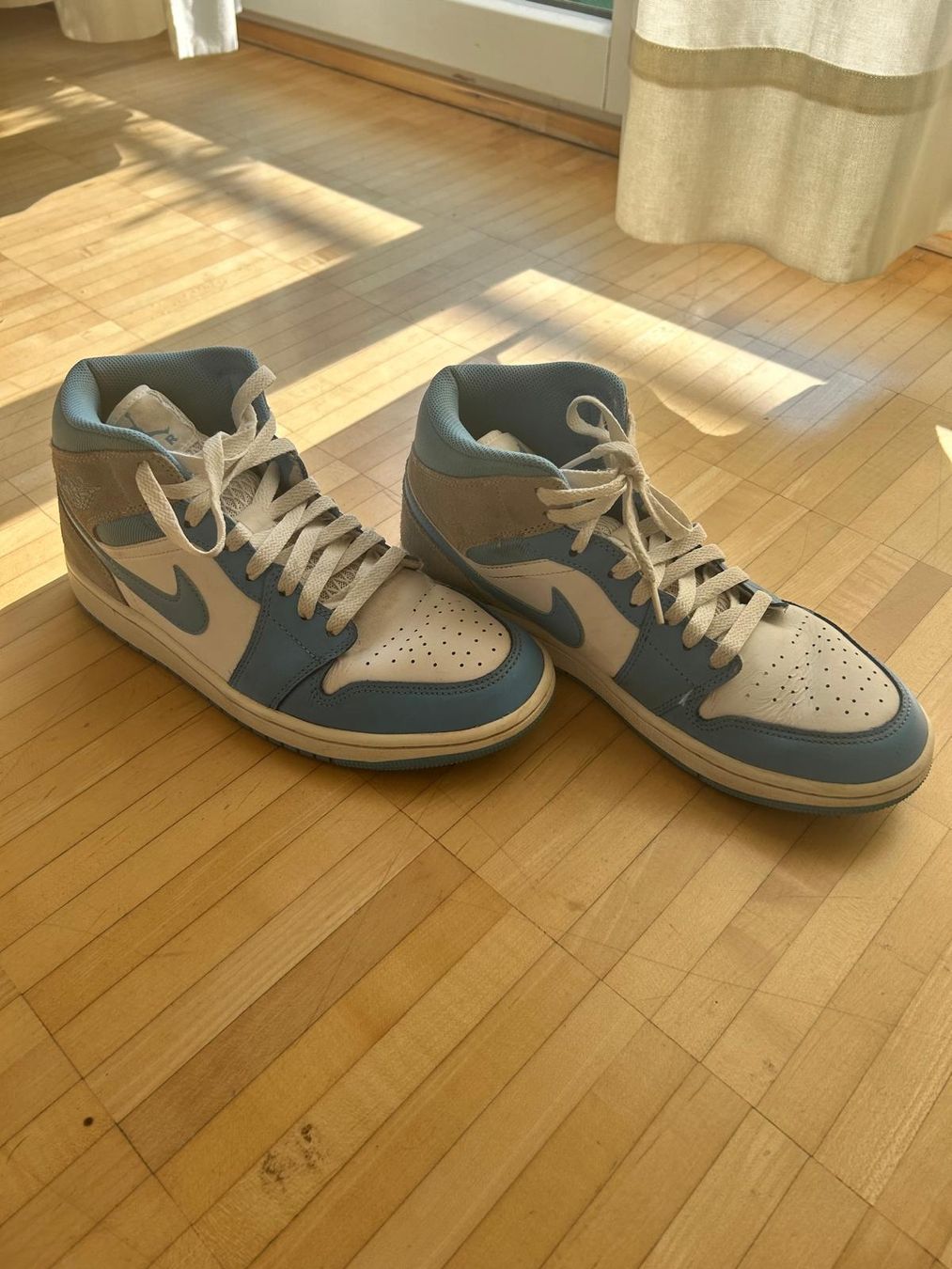 Jordan Scarpe da uomo: Jordan 1 Mid University Blue Grey – Usato da Luzern venduto da Carlita-21 3