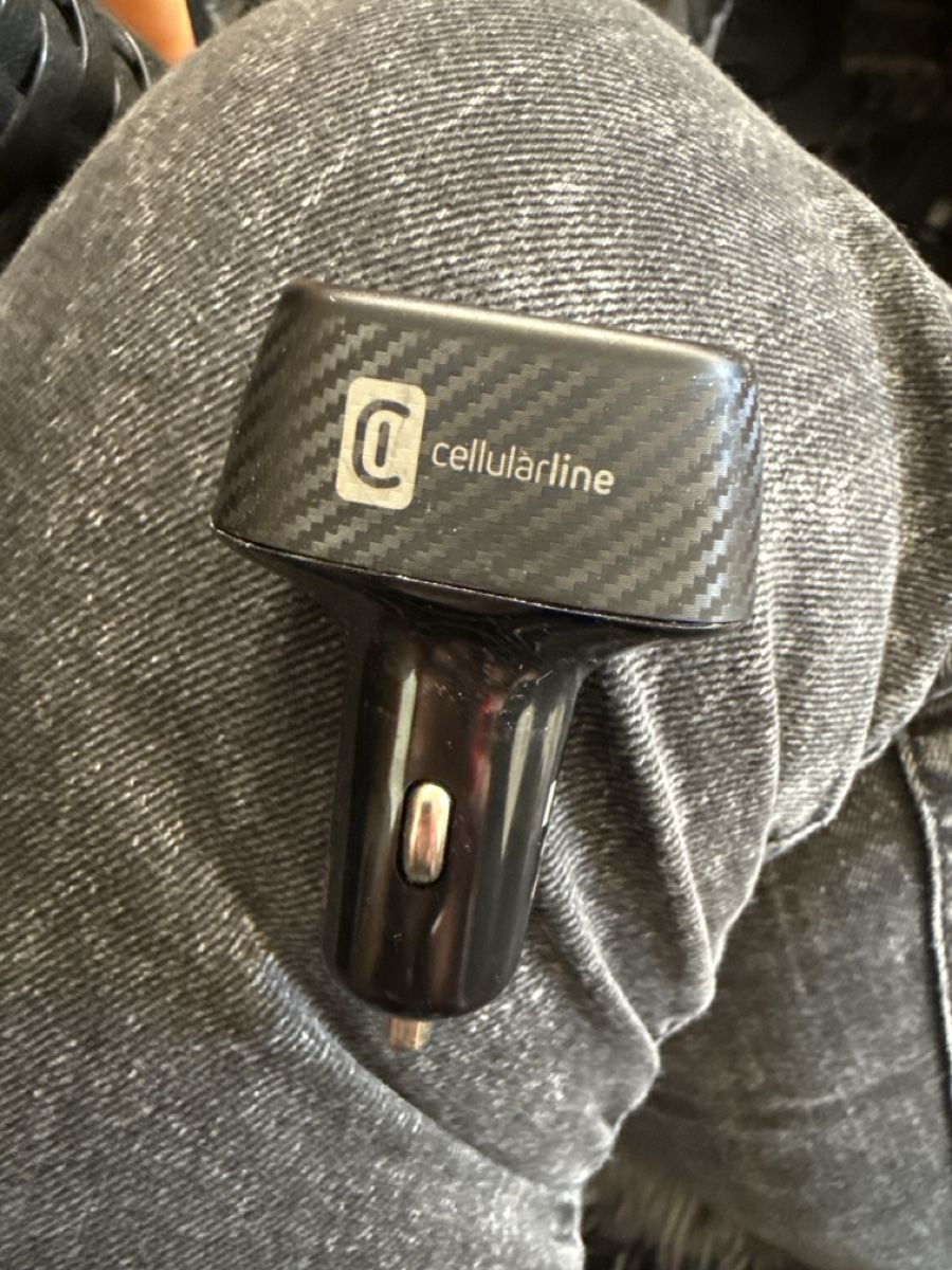 Chargeurs de batterie: Cellularline Autoladegerät 44W – D'occasion à Zürich par Pingu333