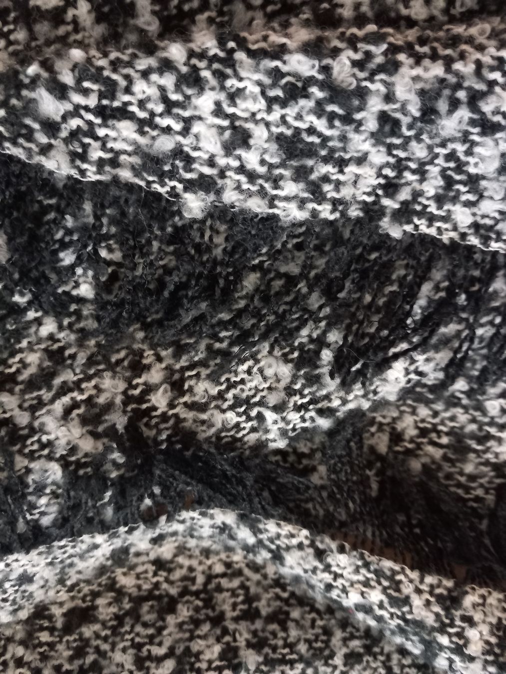 Foulard & Sciarpe: Snood noir et blanc chiné – Usato da Faoug venduto da per_kp6r 2