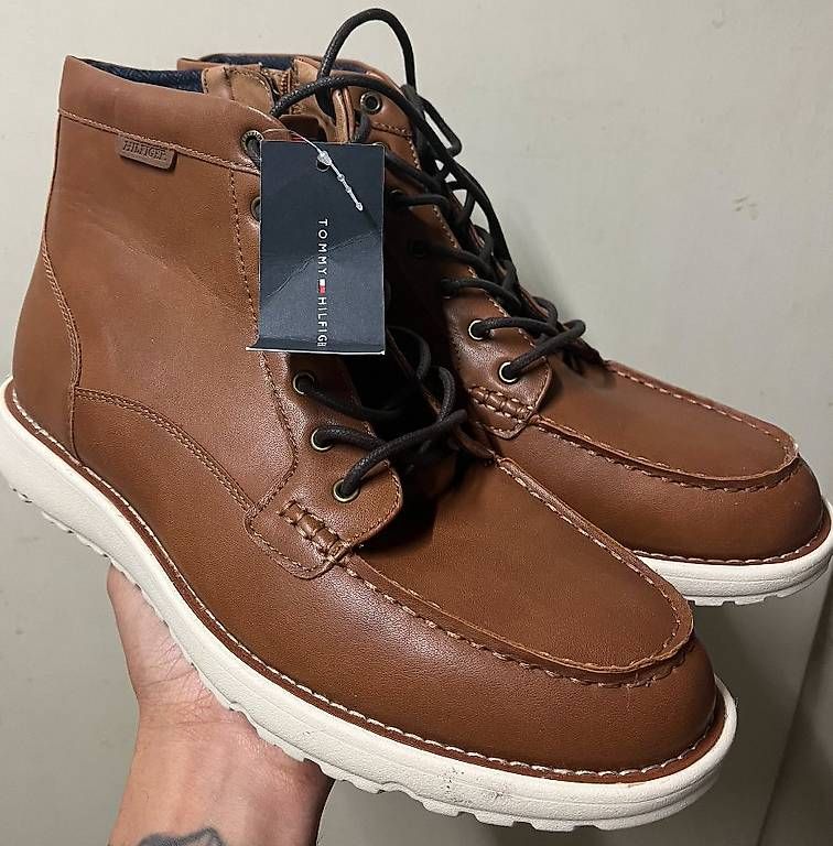 Scarpe da uomo: Tommy Hilfiger Boots – Usato da Zürich venduto da Fashionchick