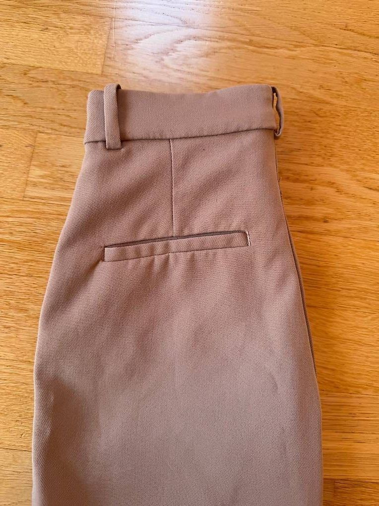 H&M Pantaloni: Elegante Stoffhose / Hose / Beige / Braun / Gr. 36 – Usato da Hünibach venduto da s.leptir