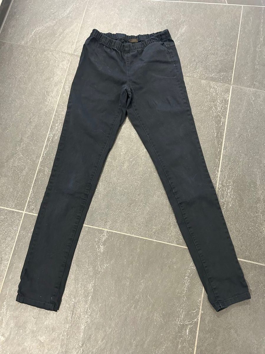 Hosen: Pantalon noir Pièces – Gebraucht aus Bôle von sev_n85b