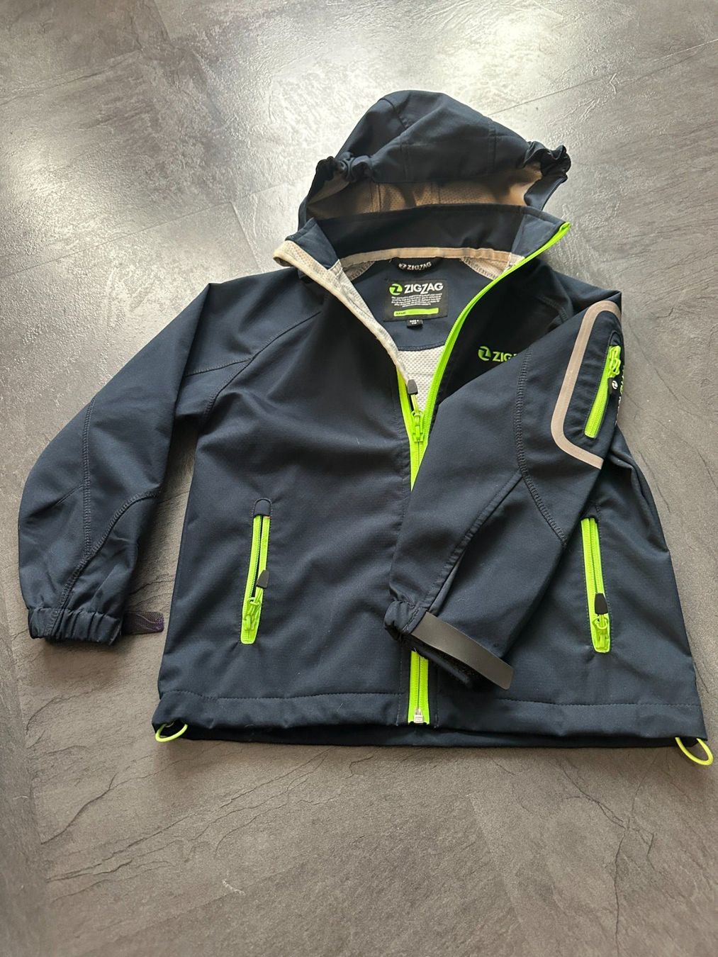 Giacche & Cappotti: ZigZag Softshell-Jacke  Gr 116 – Usato da Schaanwald venduto da JasmineH03