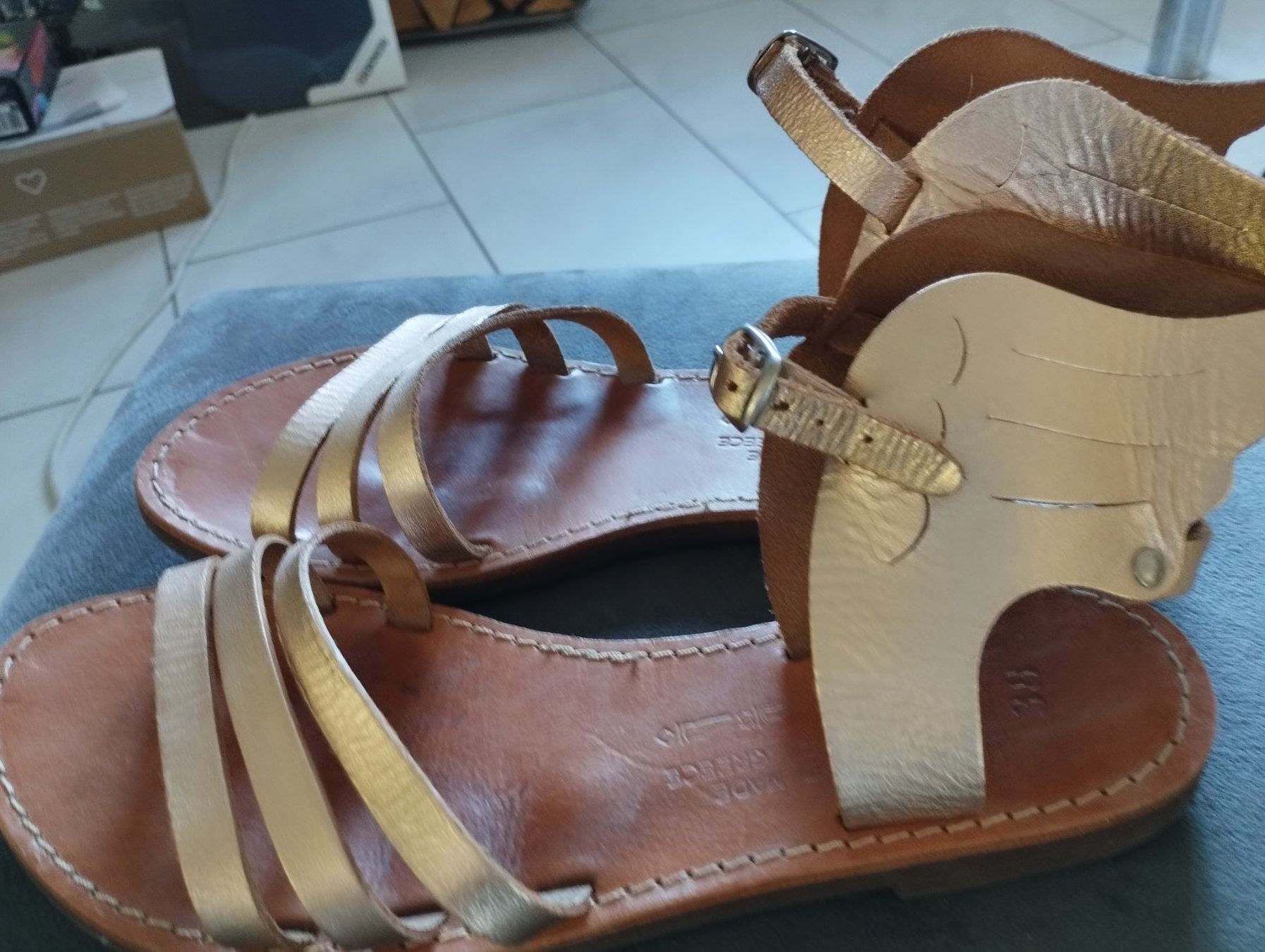 Damenschuhe: Sandalen mit "Flügeli" – Gebraucht aus Zollikofen von zr65 2