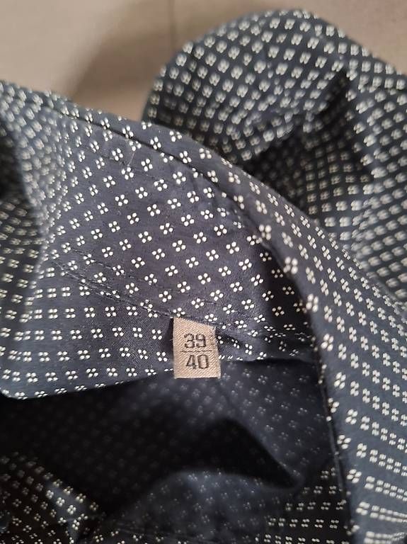 Camicette: Studios patterned shirt

Studios patterned shirt – Usato da Kriens venduto da Jeremyt05 2