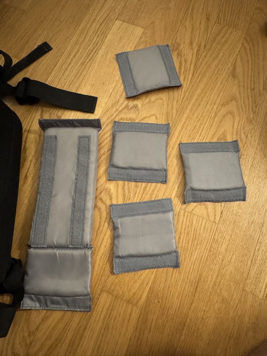 Lowepro Zaini: LowePro Fastpack 350 Kamera Rucksack, schwarz ab 1.- CHF – Usato da St. Gallen venduto da agonhaliti 3