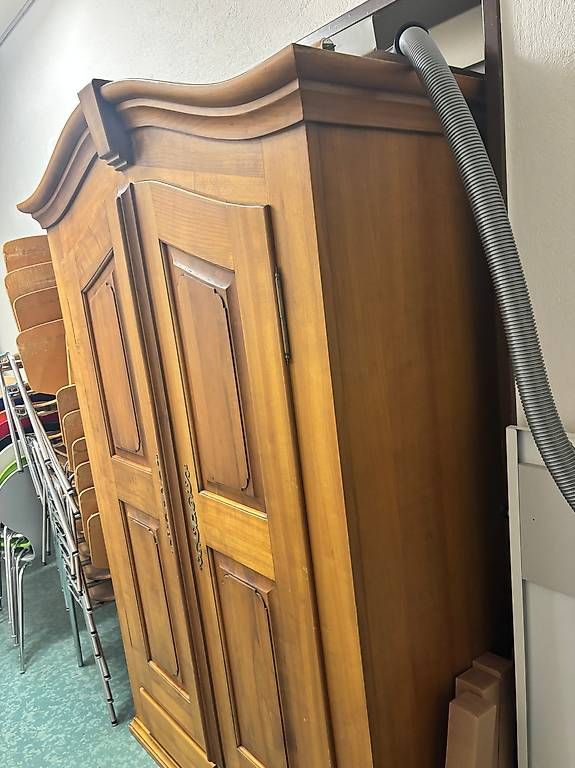 Schränke: Holzschrank – Gebraucht aus Worblaufen von leila.blaser1 1