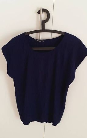 luftiges tiefblaues T-Shirt mit Wellenstruktur _ Marke Today