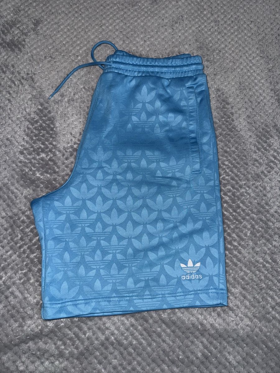 Adidas Hosen: Short bleu adidas – Neu (gemäss Beschreibung) aus Aigle von ama_n8k2