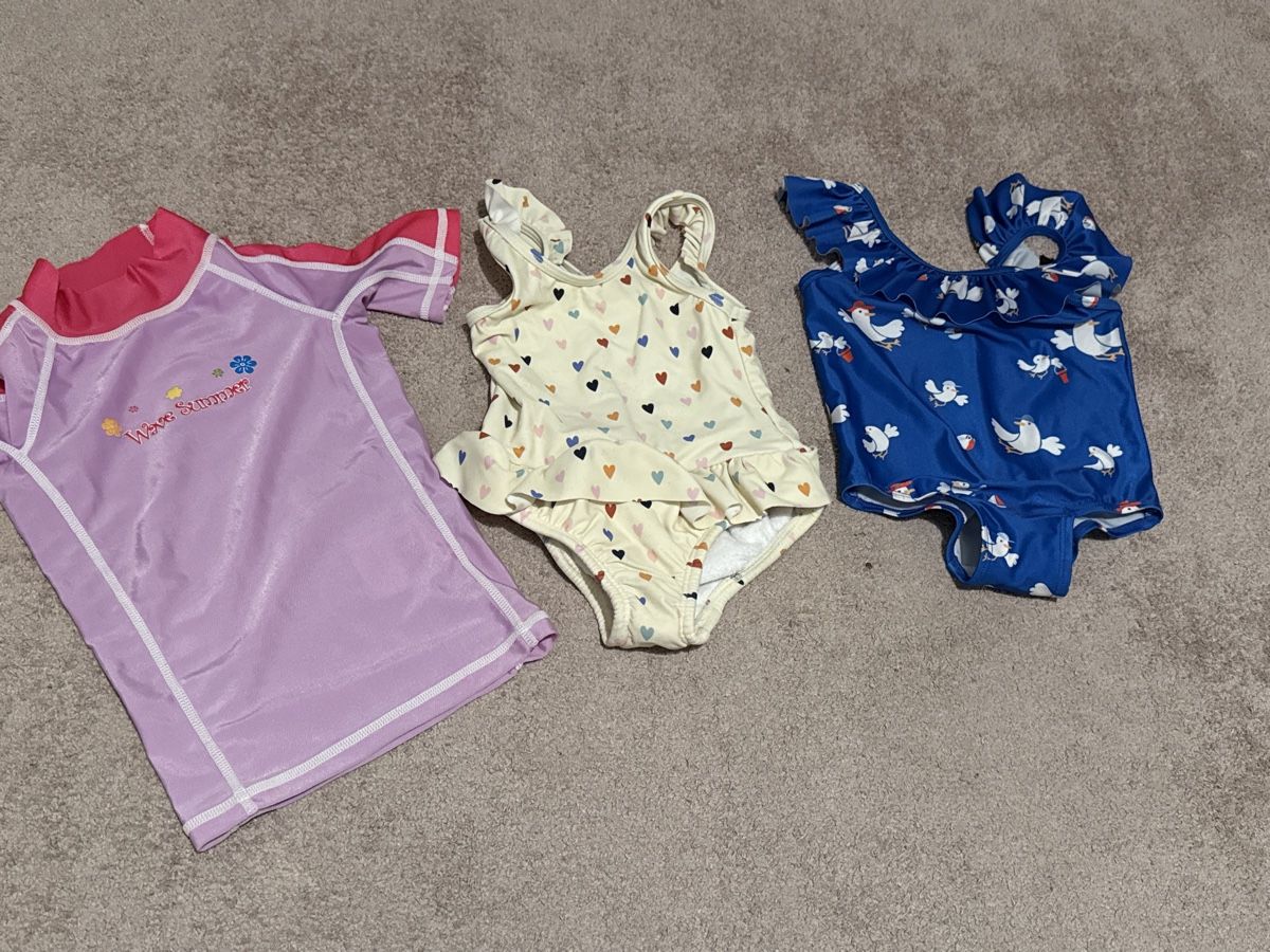 H&M Badekleider & Bikinis: 3 süsse Mädchen Badeanzüge Gr. 74/80 – Gebraucht aus Laufen von love_it