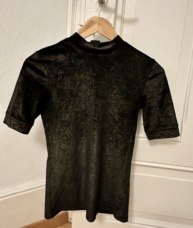 unique Pop Copenhagen black Velvet Top, Size S.