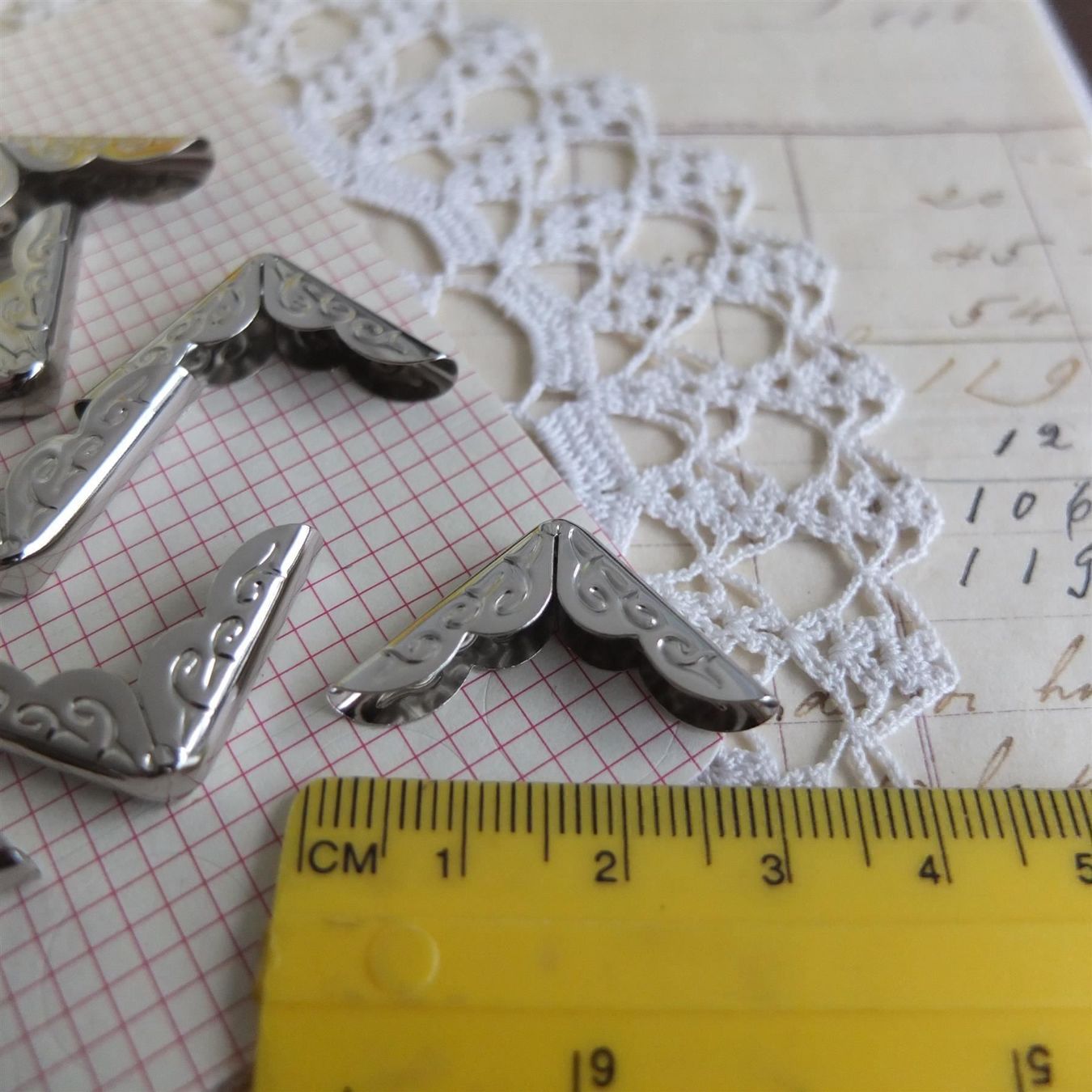 Materiale per decorazioni: 8x Applikation Metall Ecke Look Silver – Nuovo (secondo la descrizione) da Meyrin venduto da laservette99 1