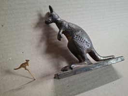 Känguru Figur Metall "Geelong" und vergoldeter Anstecknadel