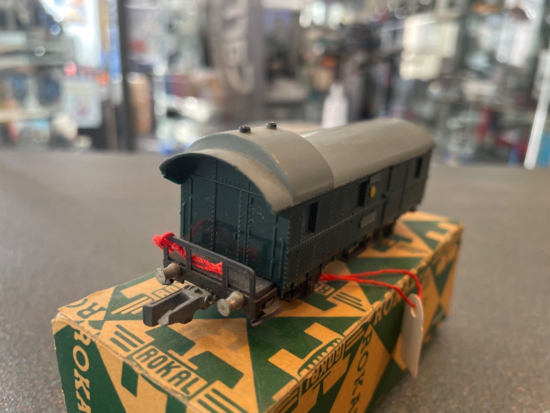 Modellini di ferrovie: Rokal TT Güterzug-Gepäckwagen – Usato da Chiasso venduto da Carrara-Modellismo 2