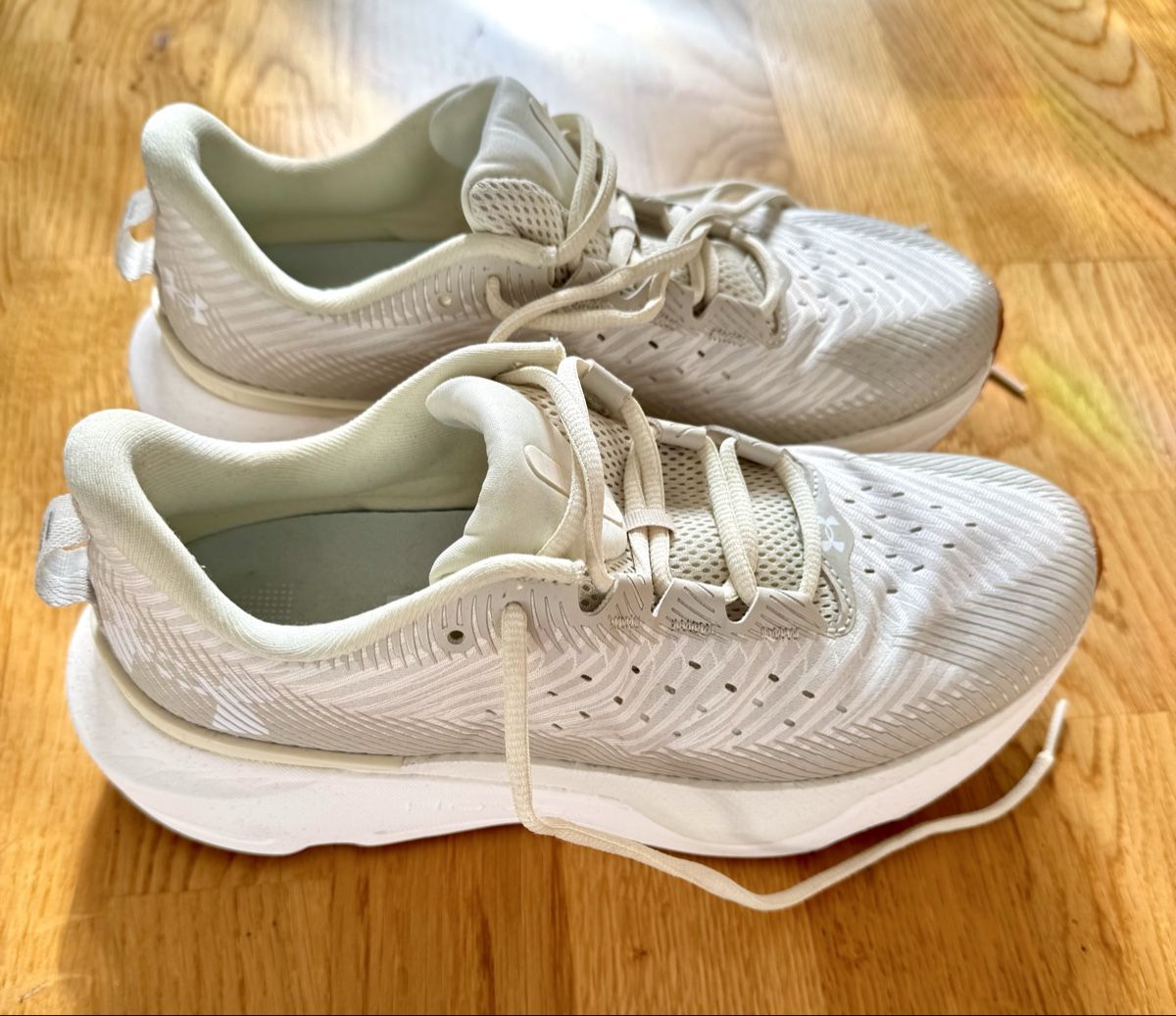 Under Armour Scarpe da donna: Under Armour Laufschuhe – Nuovo (secondo la descrizione) da Zollikofen venduto da AureusManus 2