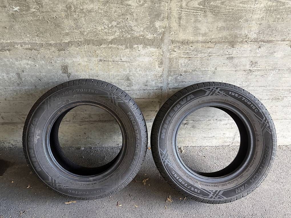Pneus & Roues: Winterreifen x2 – D'occasion à St. Gallen par lei_529d