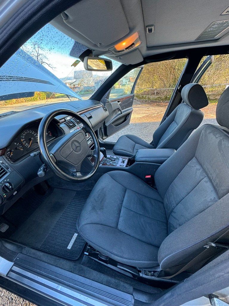 Mercedes-Benz Autos: Mercedes W210 E 300 TD – Gebraucht aus Nuglar von  5